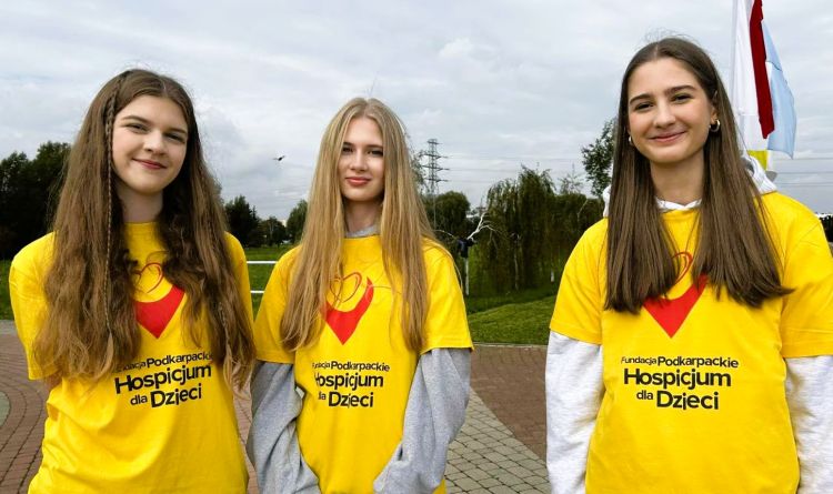 Finał Pól Nadziei w&nbsp;Rzeszowie. Wolontariusze kwestują przy kościołach