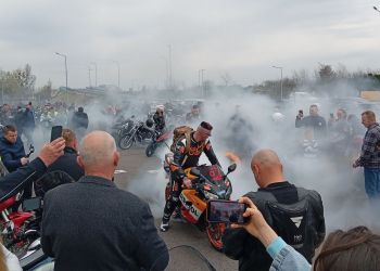 Motoświęconka w&nbsp;Stalowej Woli po&nbsp;raz dziewiąty. Wspólna Koronka i&nbsp;święcenie pokarmów