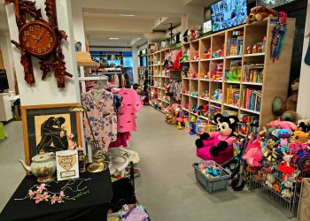 Sklep społeczny w Dębicy już działa. Mieszkańcy chętnie pomagają - Polskie Radio Rzeszów