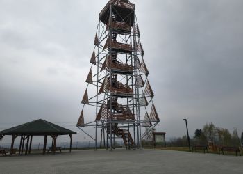 Wieża widokowa w&nbsp;Wisowej przyciąga turystów. Powstaną nowe atrakcje