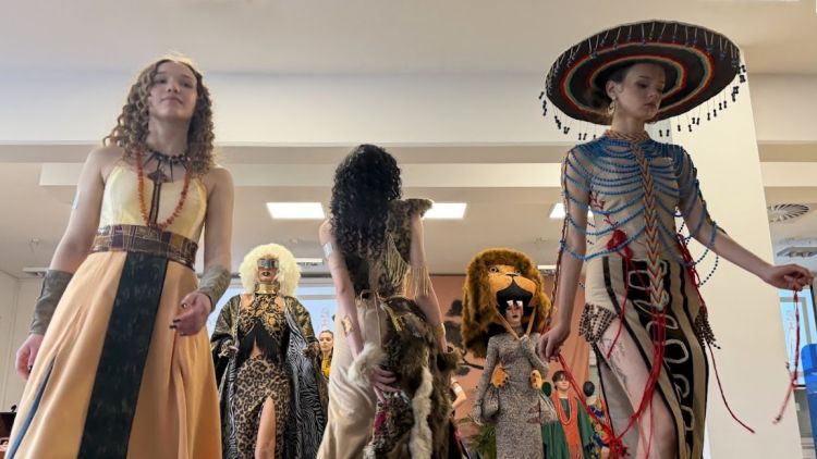 Młodzi projektanci z&nbsp;całej Polski rywalizowali w&nbsp;Rzeszowie. „Afryka – tradycja spotyka nowoczesność” tematem konkursu