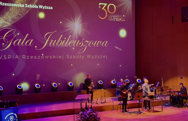 Gala jubileuszowa 30-lecia WSPiA w Rzeszowie. Podsumowanie trzech dekad działalności uczelni - Polskie Radio Rzeszów