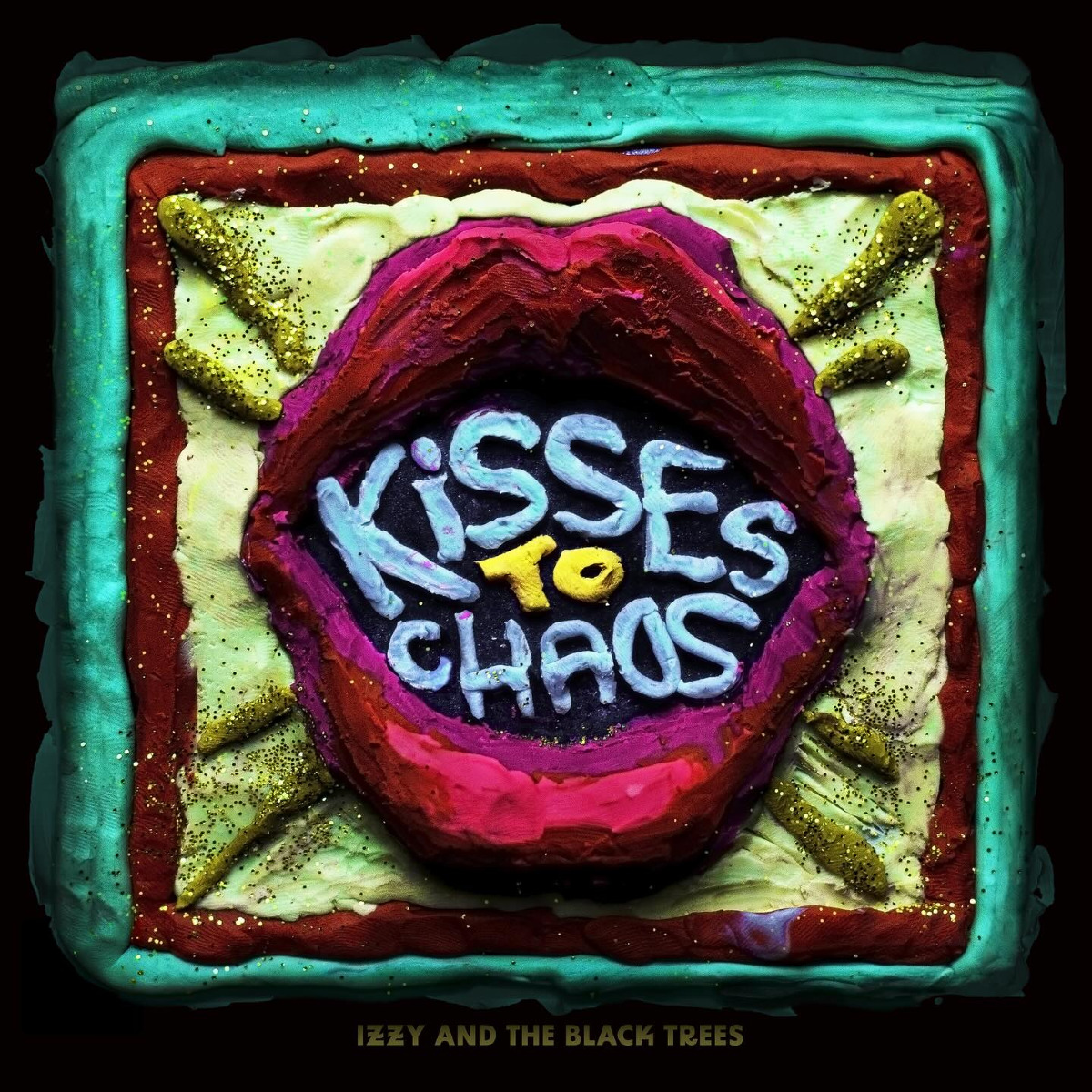 Izzy and The Black Trees – „Kisses to&nbsp;Chaos”