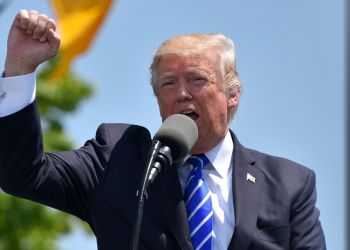 Marynarka wojenna odrzuciła żądanie Trumpa w&nbsp;sprawie otwarcia cieśniny Ormuz