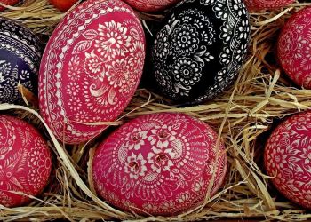 Pisanki nie&nbsp;tylko&nbsp;dla kobiet – mężczyźni odkrywają ludowe rękodzieło