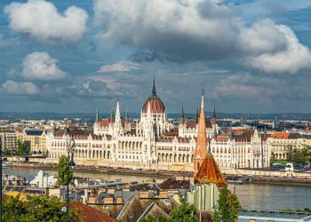 Na&nbsp;Węgrzech rozpoczęły się wybory parlamentarne