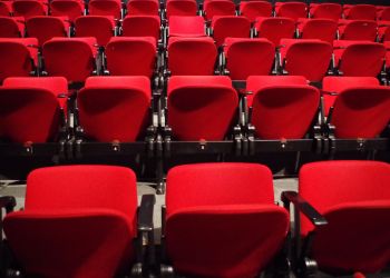 Podwójna nagroda dla Teatru Maska. Sukces rzeszowskich artystów w&nbsp;Będzinie