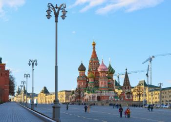 Moskiewska parada wojskowa bez&nbsp;internetu i&nbsp;czołgów