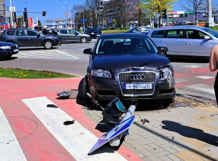 Zderzenie autobusu, auta i&nbsp;hulajnogi w&nbsp;Rzeszowie