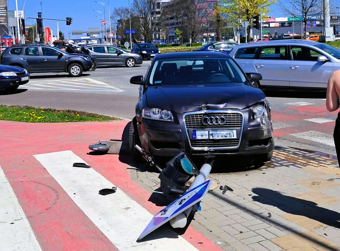 Zderzenie autobusu, auta i hulajnogi w Rzeszowie - Polskie Radio Rzeszów