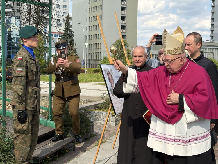 Ławeczka bł.&nbsp;Natalii Tułasiewicz w&nbsp;Rzeszowie. Upamiętnienie patronki nauczycieli