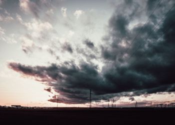 Silny wiatr w regionie. Porywy mogą sięgać 70 km/h 2 - Polskie Radio Rzeszów Silny wiatr w regionie. Porywy mogą sięgać 70 km/h