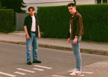 Multipleksy – kolejny singiel alternatywnego duetu "Poczta Polska" pochodzącego z Rzeszowa 2 - Polskie Radio Rzeszów Multipleksy – kolejny singiel alternatywnego duetu „Poczta Polska” pochodzącego z Rzeszowa