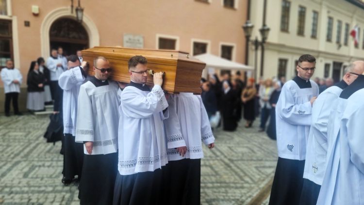 W&nbsp;Przemyślu rozpoczęły się uroczystości pogrzebowe abp. Józefa Michalika
