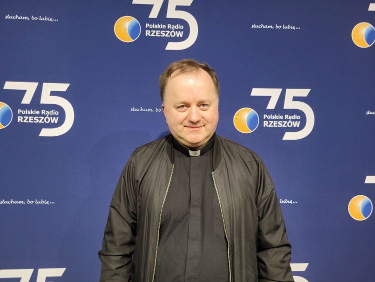 Dwie strony Pierwszej Komunii Świętej