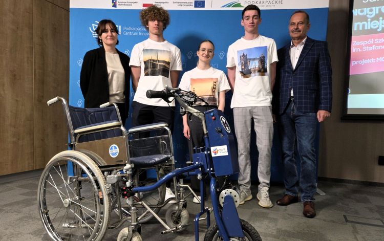 Uczniowie z Jarosławia zwycięzcami w prestiżowym konkursie "Samsung Solve for Tomorrow" 1 - Polskie Radio Rzeszów Uczniowie z Jarosławia zwycięzcami w prestiżowym konkursie „Samsung Solve for Tomorrow”