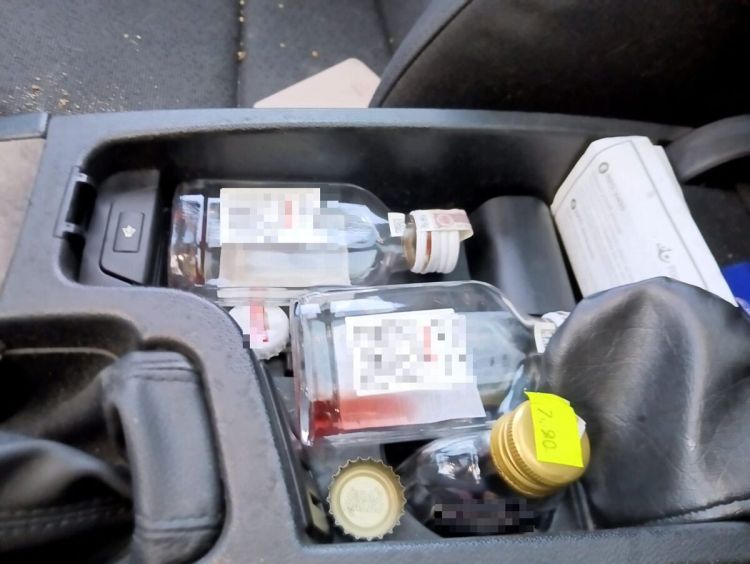 25-latek zasnął za&nbsp;kierownicą BMW. Miał w&nbsp;organizmie prawie 4 promile alkoholu