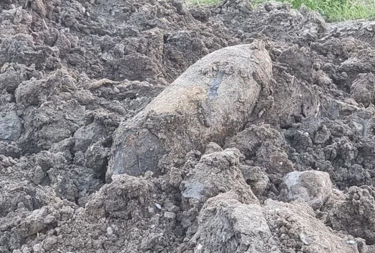 Bomba lotnicza na torze motocrossowym w Rzeszowie. Niewybuch z czasów wojny 1 - Polskie Radio Rzeszów Bomba lotnicza na torze motocrossowym w Rzeszowie. Niewybuch z czasów wojny