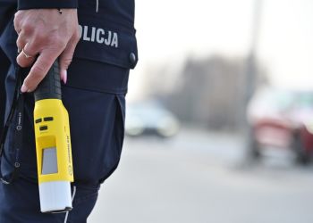 Ponad 2 promile alkoholu u&nbsp;kierującej. Wiozła 5-letnią córkę do&nbsp;przedszkola