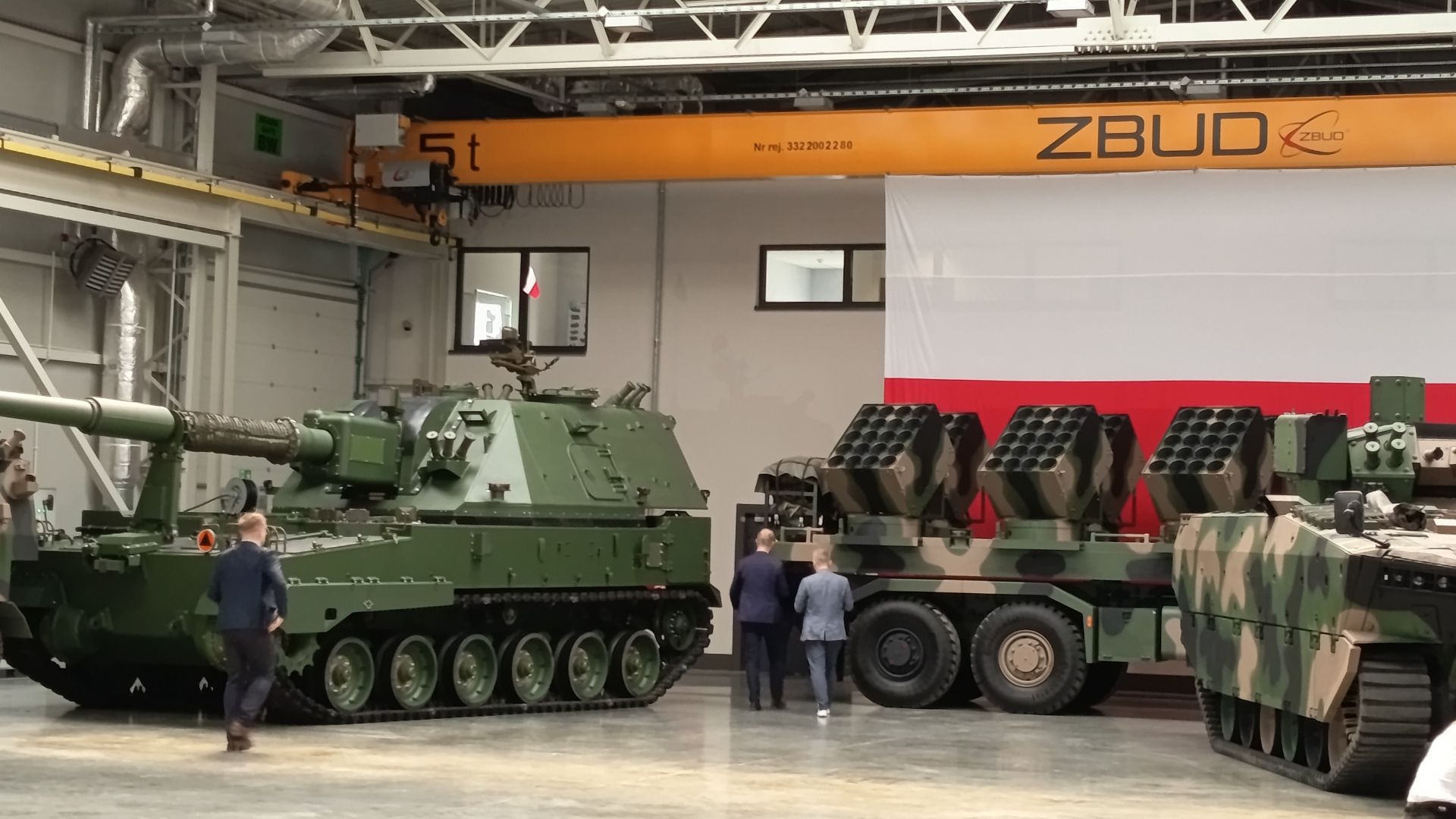 60 miliardów złotych dla polskiego przemysłu zbrojeniowego. Umowy podpisane w Hucie Stalowa Wola - Polskie Radio Rzeszów