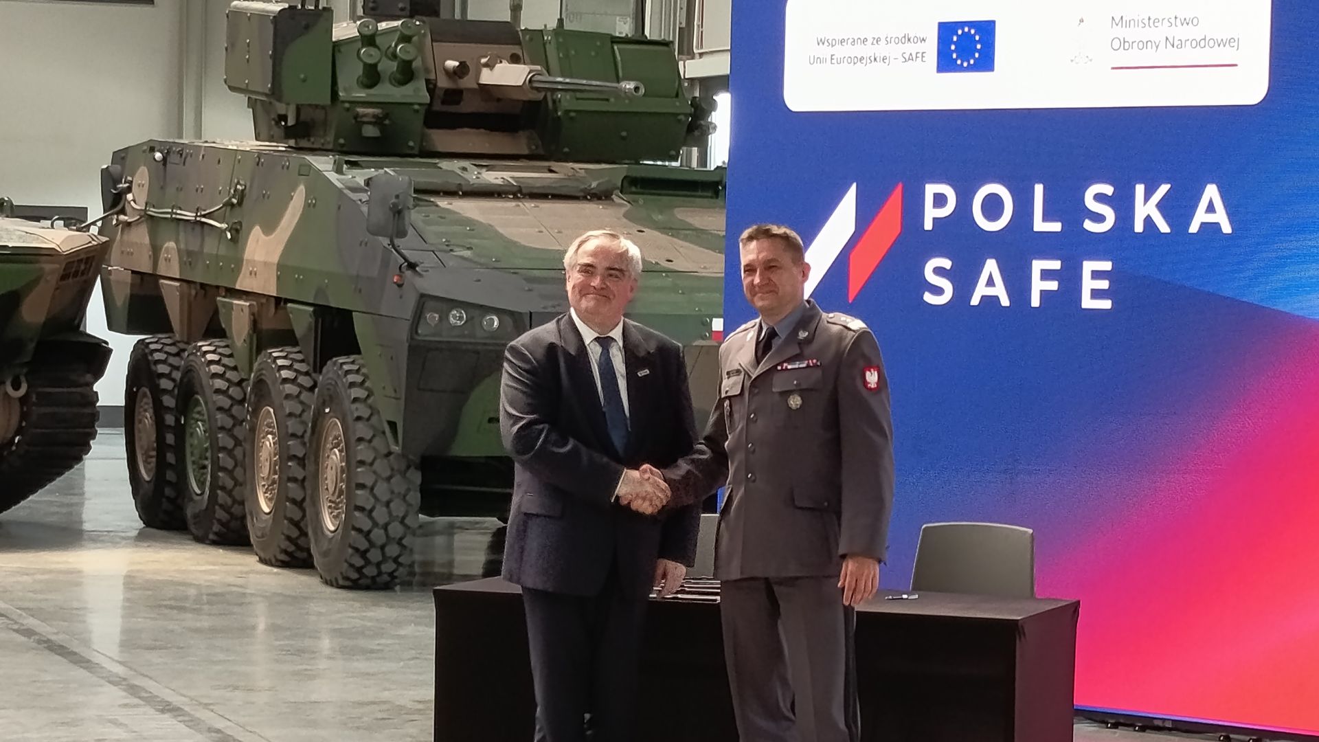 60 miliardów złotych dla polskiego przemysłu zbrojeniowego. Umowy podpisane w Hucie Stalowa Wola - Polskie Radio Rzeszów