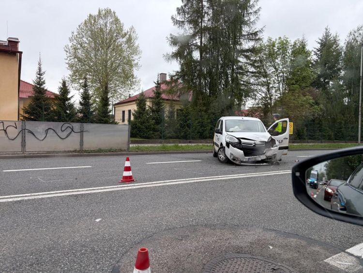Poranne kolizje w&nbsp;Rzeszowie. Utrudnienia na&nbsp;Dąbrowskiego