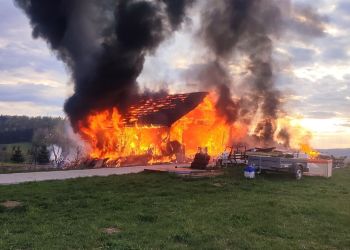 Pożar w&nbsp;Berezce. Siedem zastępów straży walczyło z&nbsp;ogniem