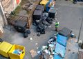 Podwórko przy Kopernika 10 w&nbsp;Rzeszowie zamienione w&nbsp;śmietnisko. Mieszkańcy alarmują