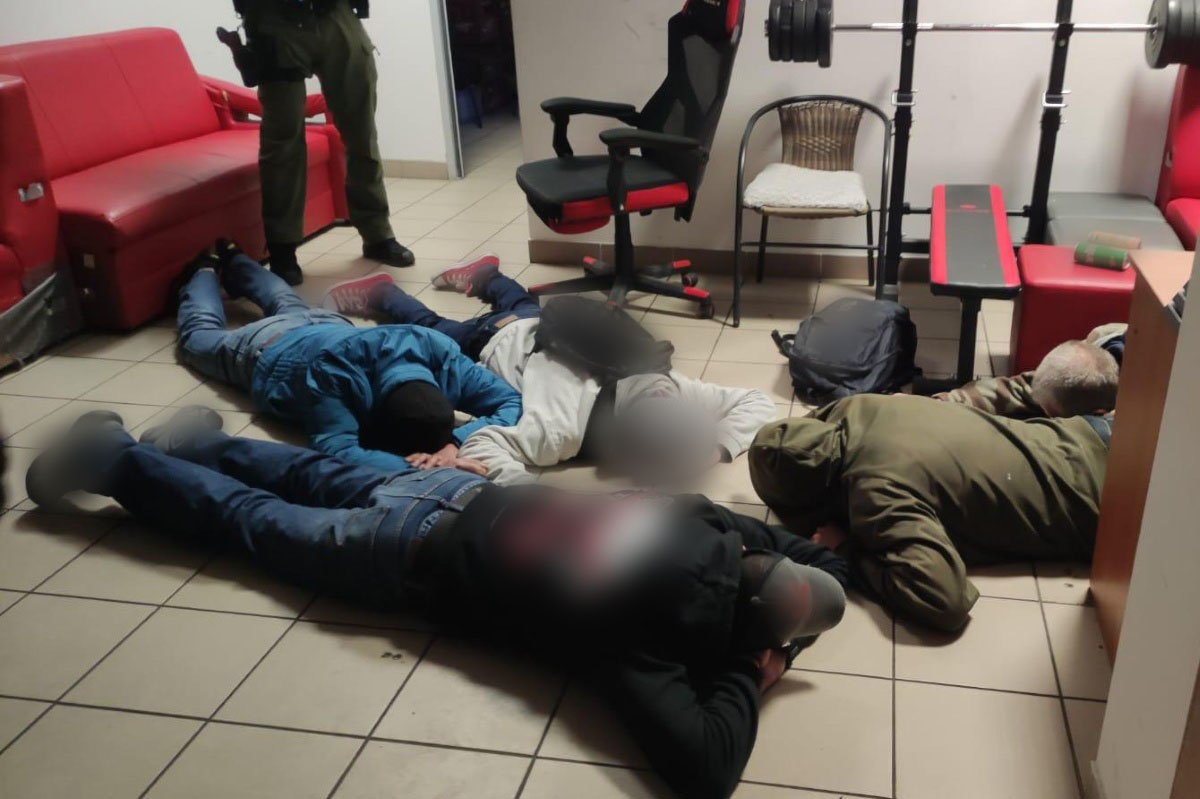KAS uderzyła w nielegalny hazard. Zabezpieczono automaty i gotówkę - Polskie Radio Rzeszów