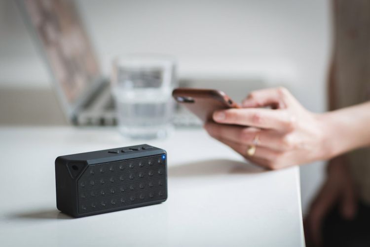 Bezprzewodowe audio bez&nbsp;strat – czy&nbsp;Bluetooth w&nbsp;2026 roku dorównał kablowi?