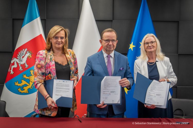 Centrum Medycyny Dziecięcej w Rzeszowie coraz bliżej. Podpisano umowę 1 - Polskie Radio Rzeszów Centrum Medycyny Dziecięcej w Rzeszowie coraz bliżej. Podpisano umowę