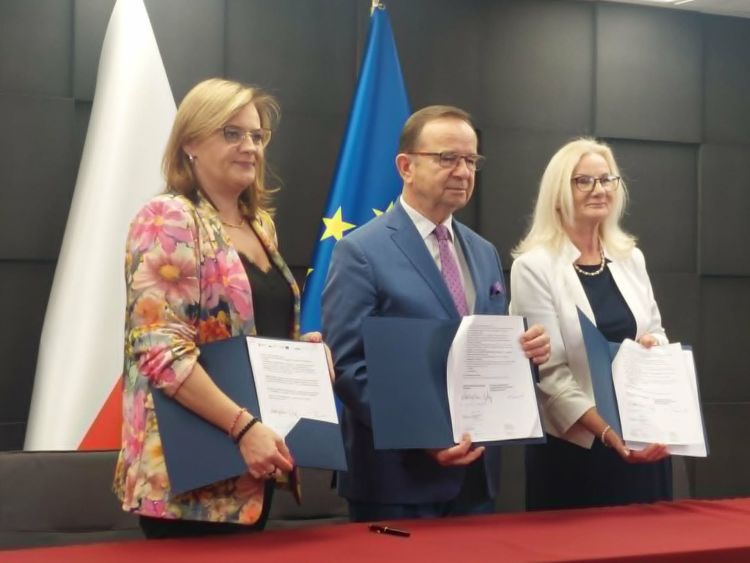 Centrum Medycyny Dziecięcej w&nbsp;Rzeszowie coraz bliżej. Podpisano umowę