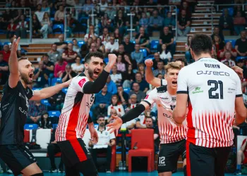 Asseco Resovia nadal walczy o&nbsp;brąz PlusLigi. Rzeszowianie odwrócili losy meczu w&nbsp;Warszawie