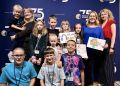 Dzieci chcą być dorosłe, a&nbsp;dorośli znów dziećmi. Spojrzenie na&nbsp;świat oczami najmłodszych