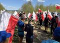 Dzień Flagi na&nbsp;Górze Cergowej. Marsz z&nbsp;biało-czerwonymi i&nbsp;wspólne świętowanie