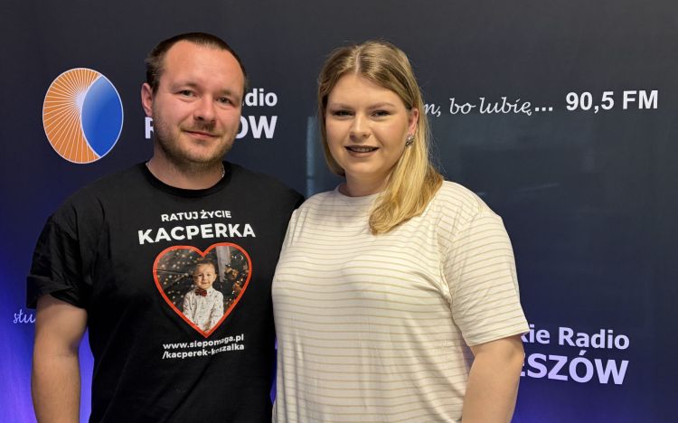 Justyna i&nbsp;Kamil Koszałka walczą o&nbsp;zdrowie syna. Potrzeba 12 milionów złotych na&nbsp;terapię