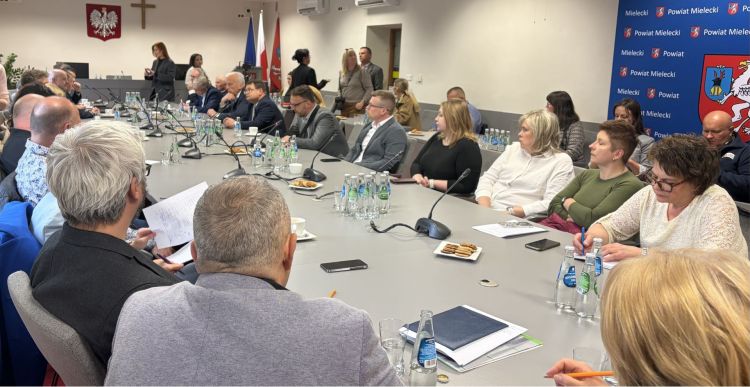 Niepewność wokół połączenia szpitali w&nbsp;Mielcu i&nbsp;Rzeszowie. Pracownicy martwią się o&nbsp;etaty