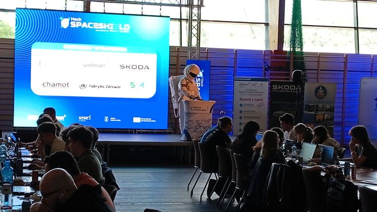 Hackathon SpaceShield Hack w&nbsp;Stalowej Woli. Młodzi tworzą technologie przyszłości