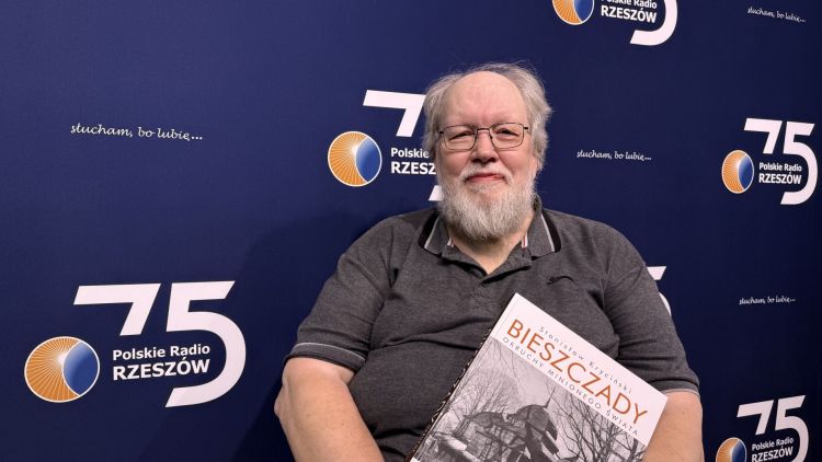 „Bieszczady. Okruchy minionego świata” —&nbsp;niezwykły album o&nbsp;pamięci i&nbsp;przemijaniu