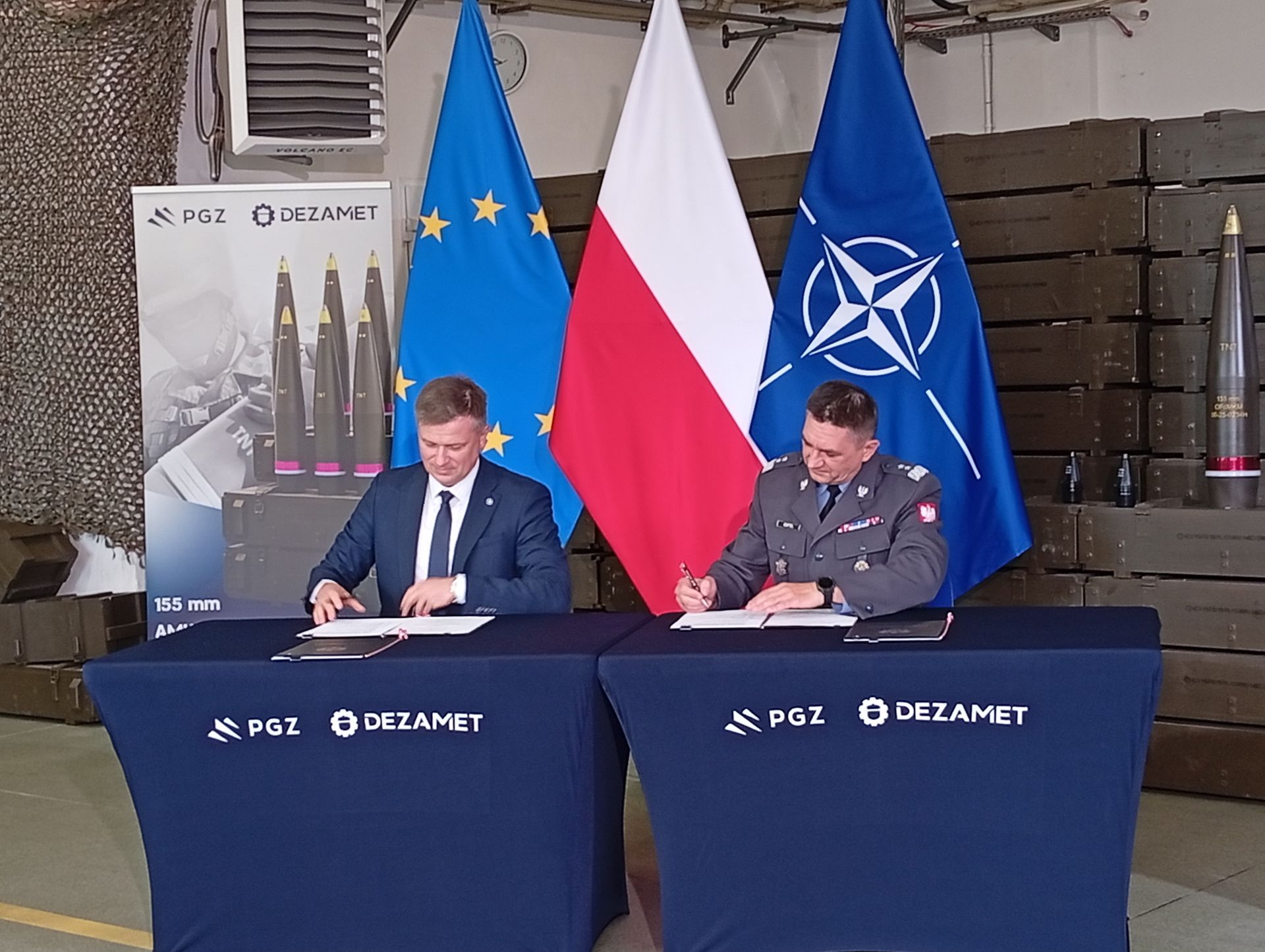 Kontrakty dla polskiego przemysłu zbrojeniowego. Umowy z Dezametem i Hutą Stalowa Wola podpisane - Polskie Radio Rzeszów