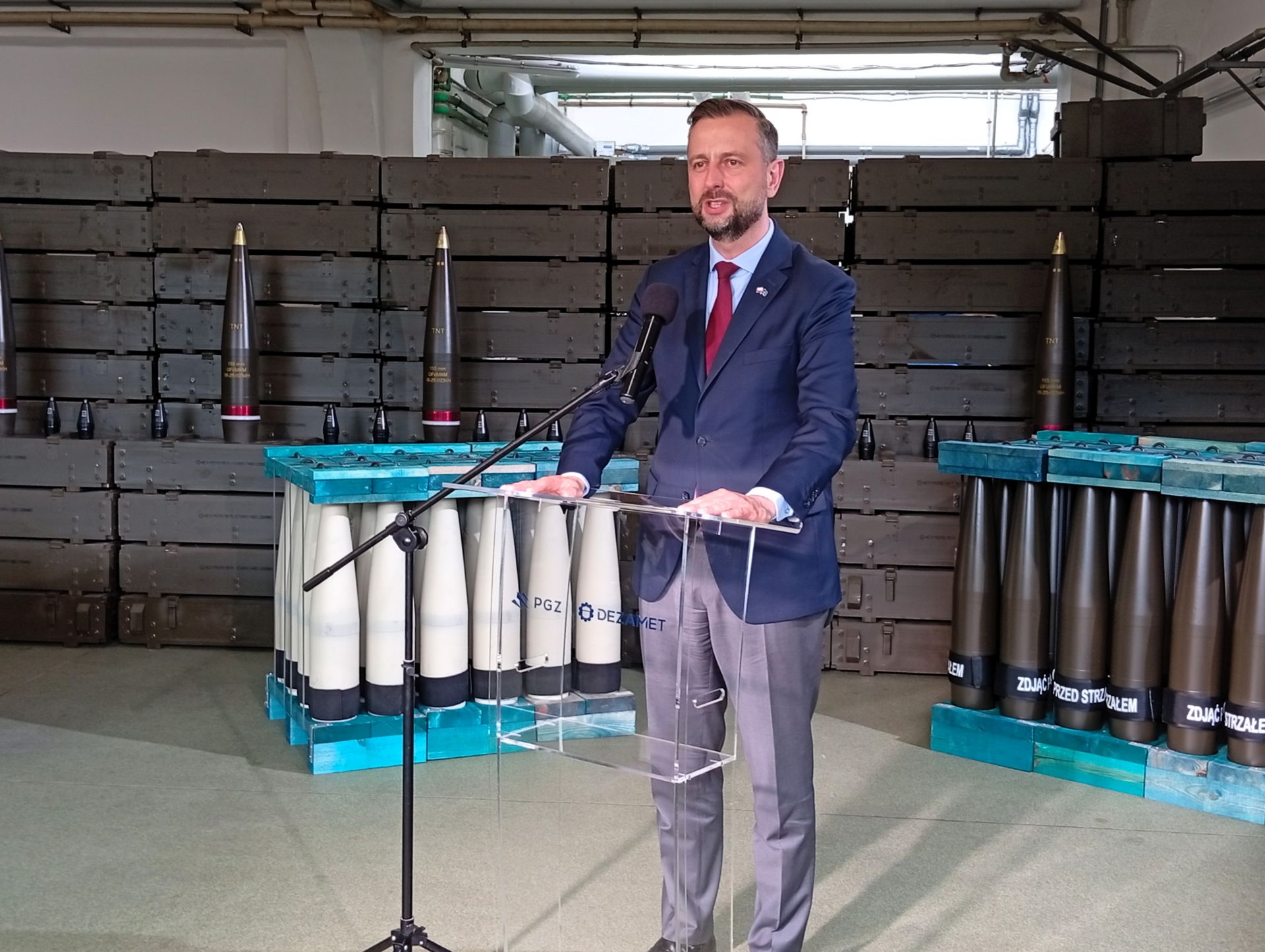Kontrakty dla polskiego przemysłu zbrojeniowego. Umowy z Dezametem i Hutą Stalowa Wola podpisane - Polskie Radio Rzeszów