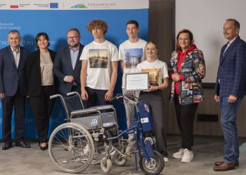 Młodzi innowatorzy z&nbsp;Jarosławia najlepsi w&nbsp;Polsce – sukces w&nbsp;konkursie „Samsung Solve for Tomorrow”