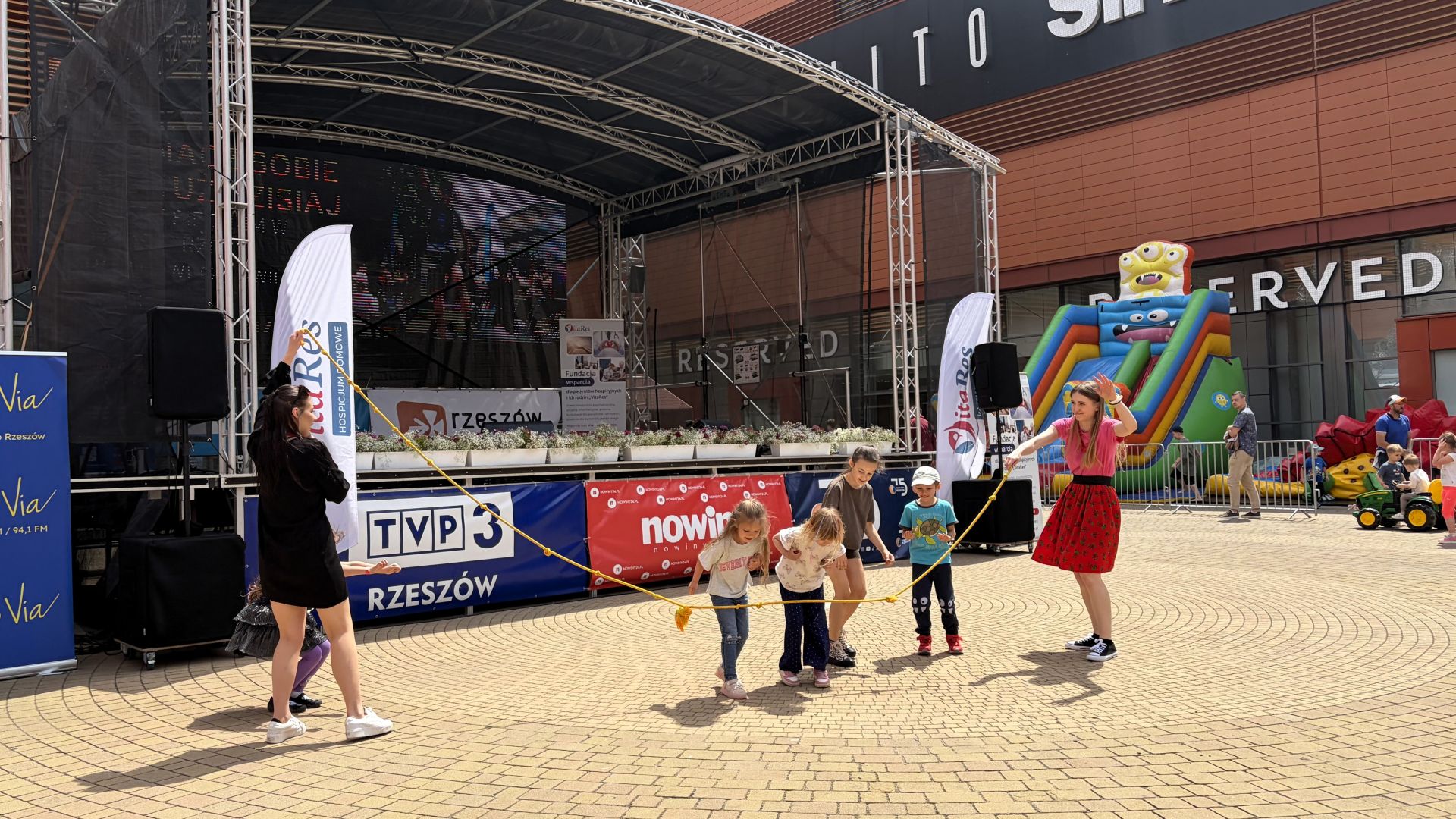 Piknik "Razem dla życia": Temat hospicjum i opieki paliatywnej w centrum Rzeszowa - Polskie Radio Rzeszów