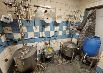 Ponad 630 litrów nielegalnego alkoholu. Podkarpacka KAS przejęła wyroby i&nbsp;sprzęt
