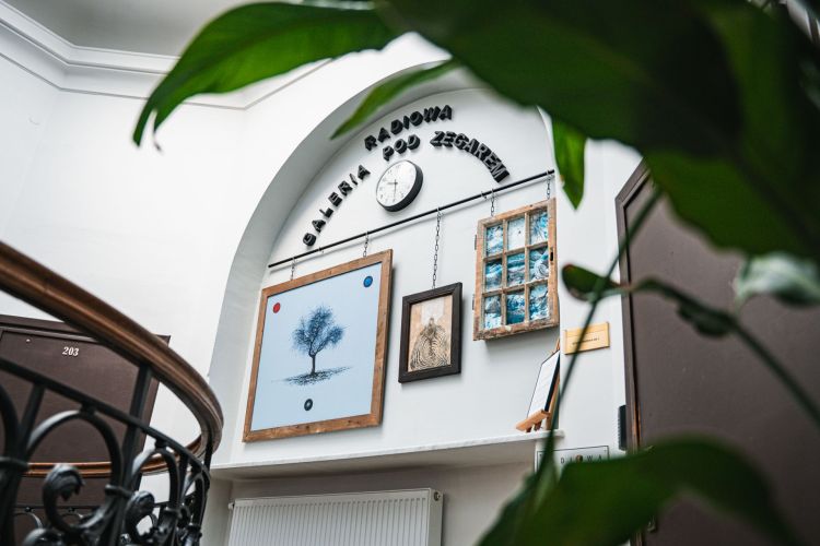 Prace Marty Krynickiej-Orzech i&nbsp;Andrzeja Żygadły w&nbsp;Radiowej Galerii pod&nbsp;Zegarem. Wystawa w&nbsp;cyklu „Do pary”