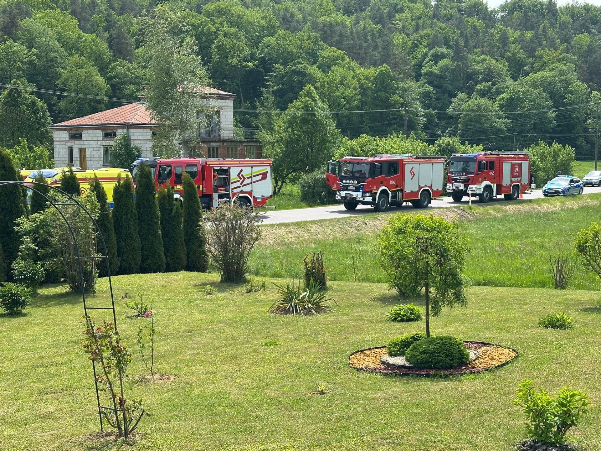 Trzy osoby w szpitalu po zderzeniu samochodów w Grabownicy Starzeńskiej - Polskie Radio Rzeszów