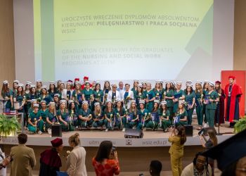 Uroczysta graduacja i&nbsp;ceremonia czepkowania studentów WSIiZ