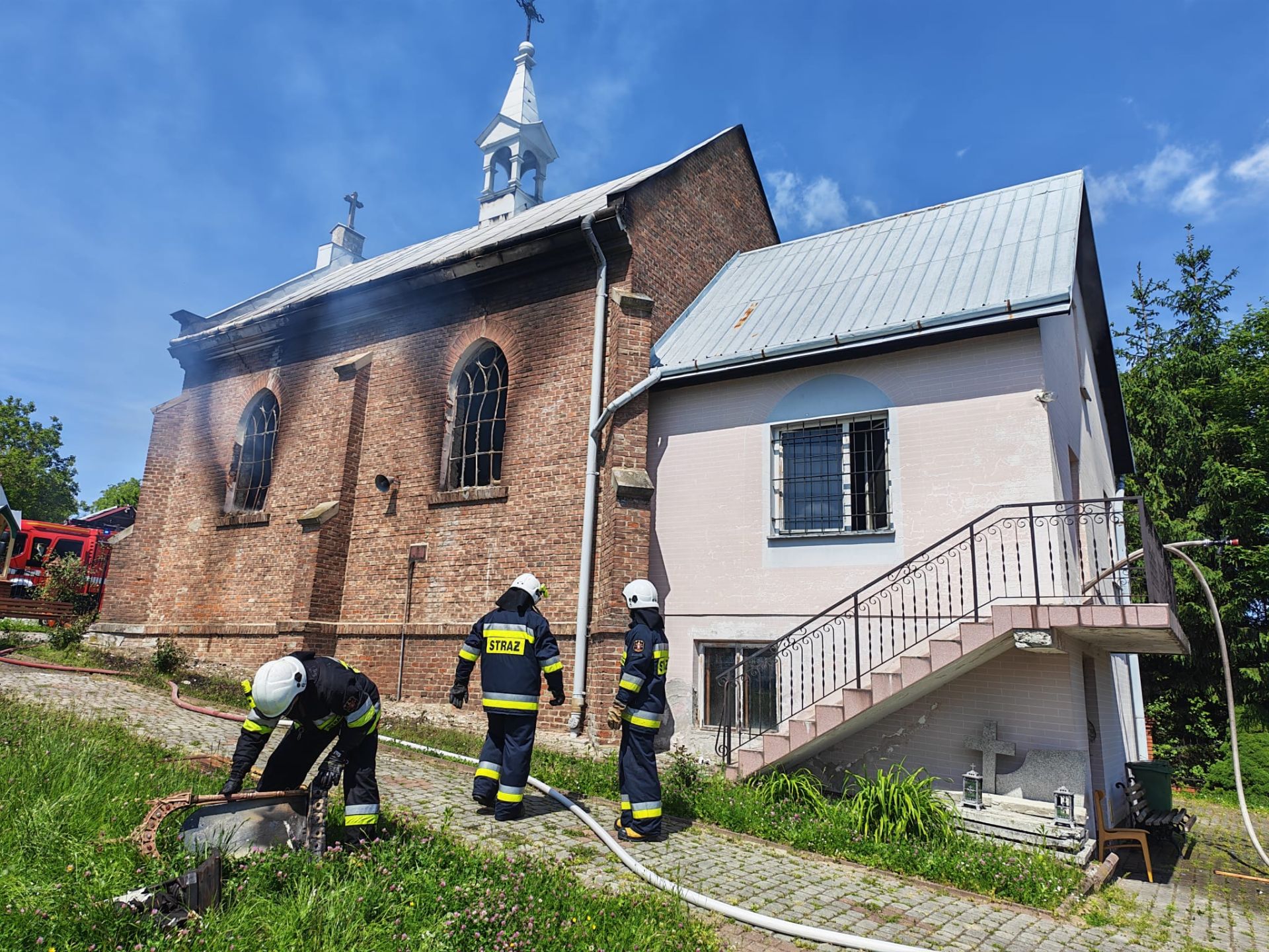 Pożar kościoła w Przemyślu. Ogień strawił wnętrze świątyni 2 - Polskie Radio Rzeszów Pożar kościoła w Przemyślu. Ogień strawił wnętrze świątyni - Polskie Radio Rzeszów
