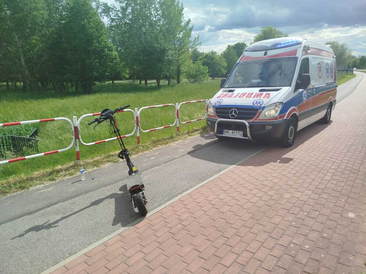 Wypadek na hulajnodze przy Jeziorze Tarnobrzeskim. Dwie 16-latki trafiły do szpitala 2 - Polskie Radio Rzeszów Wypadek na hulajnodze przy Jeziorze Tarnobrzeskim. Dwie 16-latki trafiły do szpitala - Polskie Radio Rzeszów