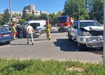 Zderzenie karetki z&nbsp;osobówką w&nbsp;Przemyślu. Utrudnienia w&nbsp;ruchu